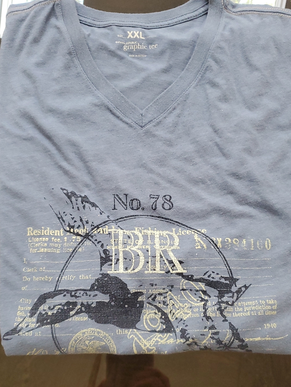 Banana Republic Light Blue Graphic Tee/Cream Print XXL 60% cotton